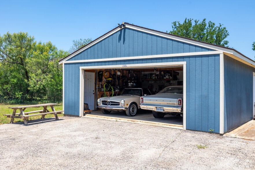 More Photos Of , New Braunfels General Retail For Sale