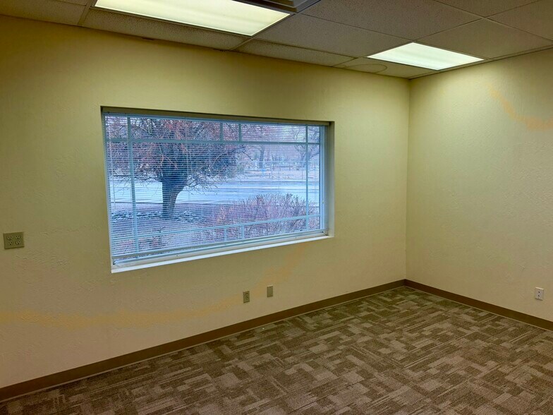 More Photos Of 1817 Stewart St, Carson City Office For Lease