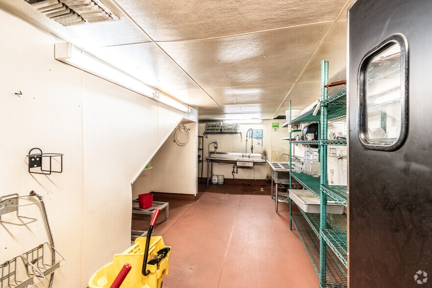 More Photos Of 1535-1541 Giammona Dr, Walnut Creek Storefront For Sale