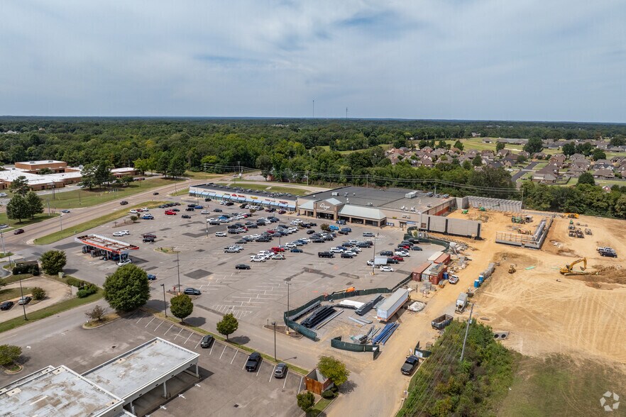 More Photos Of 7237-7263 Highway 64, Oakland General Retail For Lease