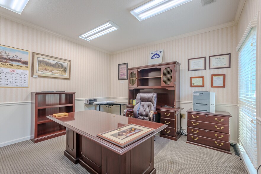 More Photos Of 970 Highway 20, Tuscumbia Office For Lease
