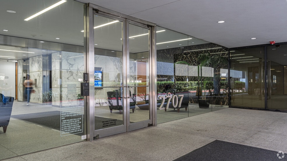 More Photos Of 2707 N Loop W, Houston Office For Lease