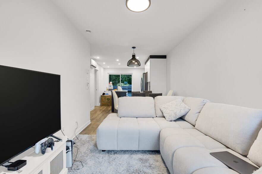 More Photos Of 1611-1615 Rue Godin, Longueuil Apartments For Sale