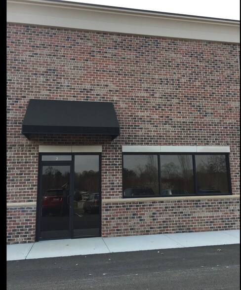 More Photos Of 2204 Justin Trl, Alpharetta Light Distribution For Lease