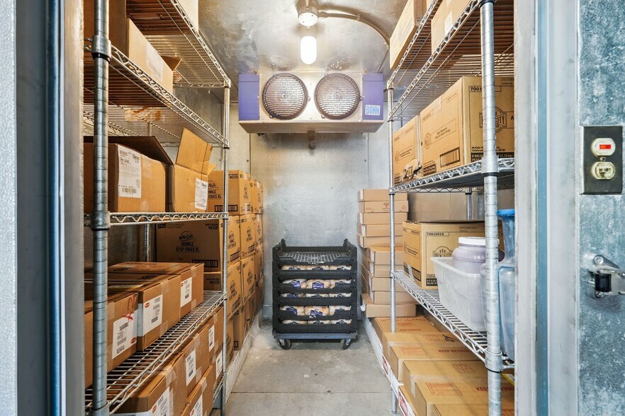 More Photos Of 213 W College Ave, Saint Maries Restaurant For Sale