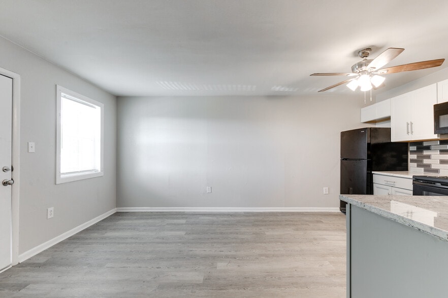 More Photos Of 37 Labrook Dr, Richmond Apartments For Sale