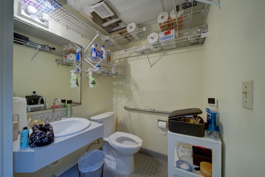 More Photos Of 2455 SW 27th Ave, Miami Medical For Lease