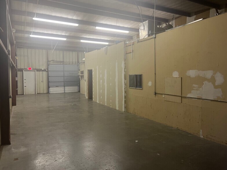 More Photos Of 1510 Mid Cities Dr, Pharr Warehouse For Lease