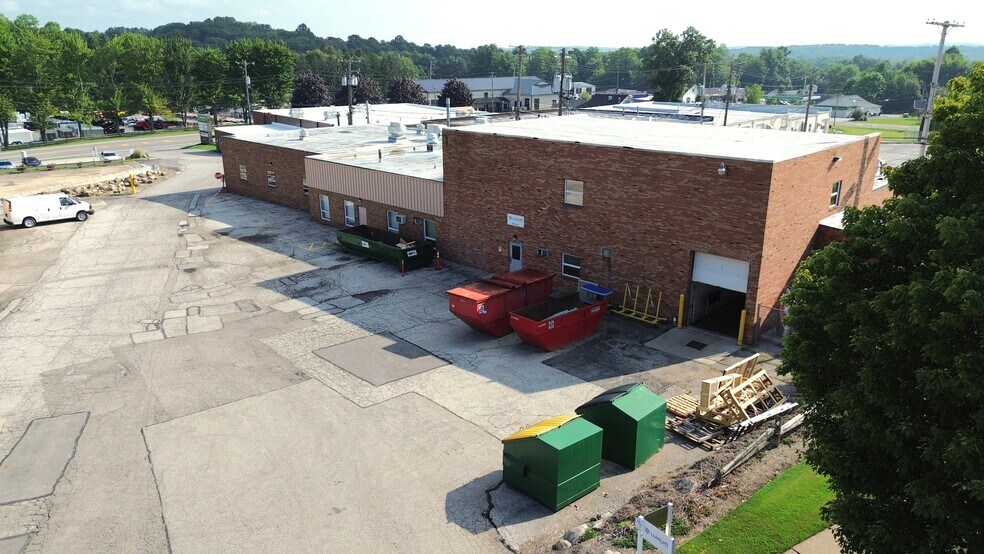 Primary Photo Of 12381 Kinsman Rd, Newbury Industrial For Lease