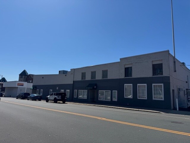 Primary Photo Of 164 State St, Meriden Medical For Lease