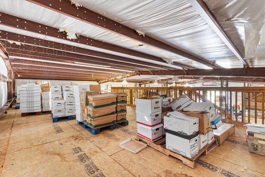 More Photos Of 118 Weber Ave, Leesburg Industrial For Sale