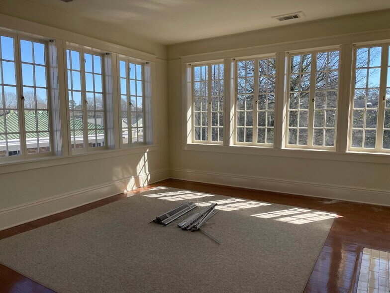 More Photos Of 346 Main St, Thomson Office For Lease