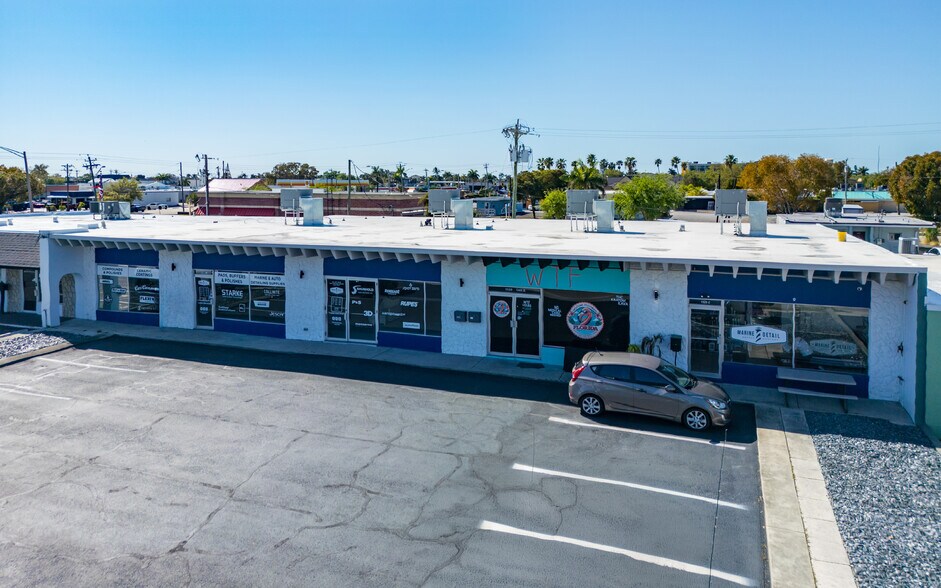 More Photos Of 1520 SE 46th Ln, Cape Coral Freestanding For Lease