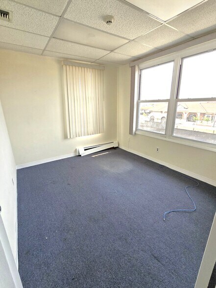 More Photos Of 212 W Park Ave, Long Beach Office For Lease