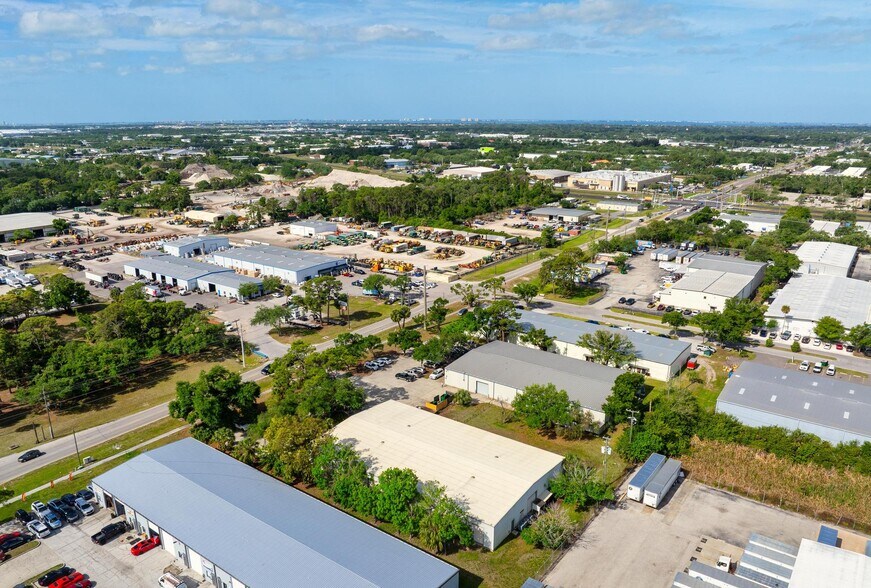 More Photos Of 2953 E 63rd Ave, Bradenton Warehouse For Sale