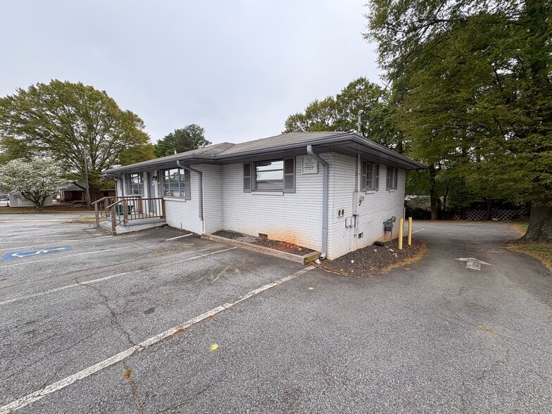 More Photos Of 2417 Candler Rd, Decatur Office For Lease