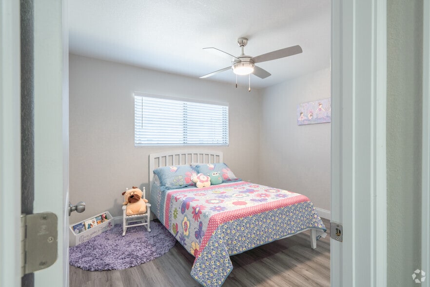 More Photos Of 1600 Avenue M, South Houston Apartments For Sale