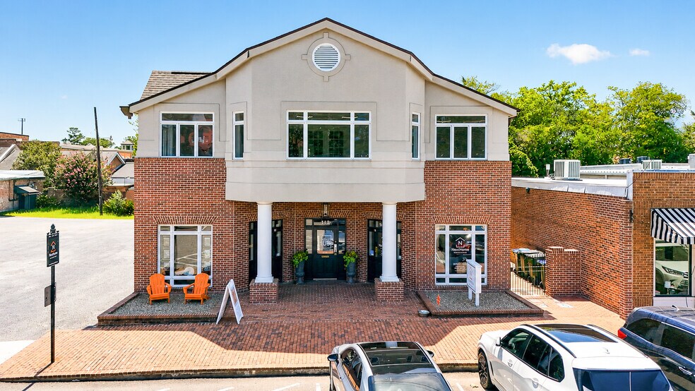 More Photos Of 112 W Doty Ave, Summerville Coworking Space