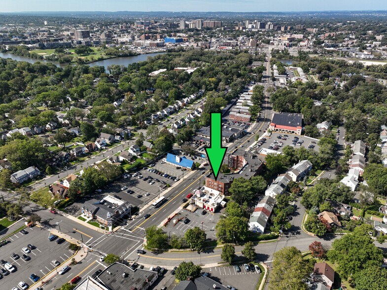 More Photos Of 585 Cedar Ln, Teaneck Fast Food For Lease