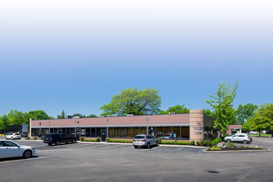 More Photos Of 135-175 Froehlich Farm Blvd, Woodbury Unknown For Lease