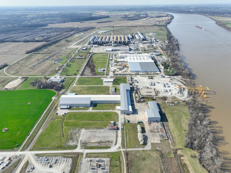 More Photos Of 2870 River Rd, Hawesville Land For Lease