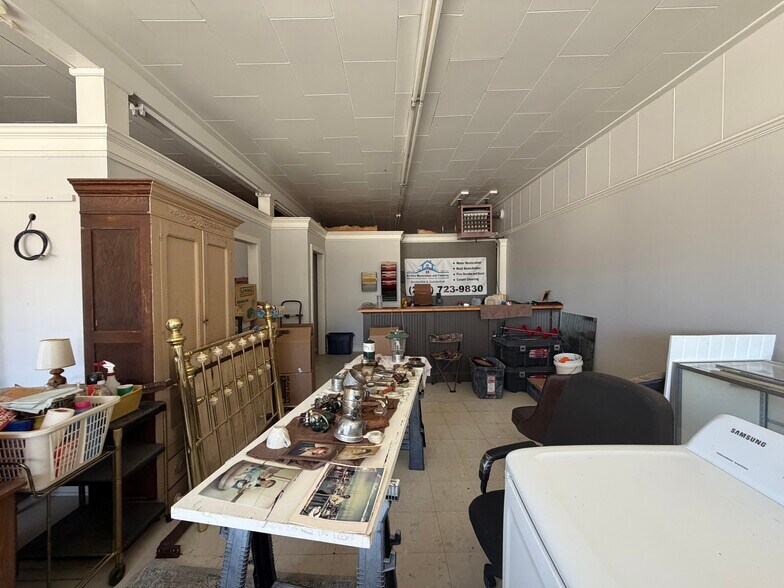 More Photos Of 87 Division St, Manistee Freestanding For Sale