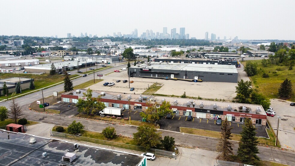 More Photos Of 4412 Manilla Rd SE, Calgary Showroom For Sale