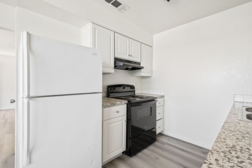 More Photos Of 475 N Manila Ave, Fresno Apartments For Sale