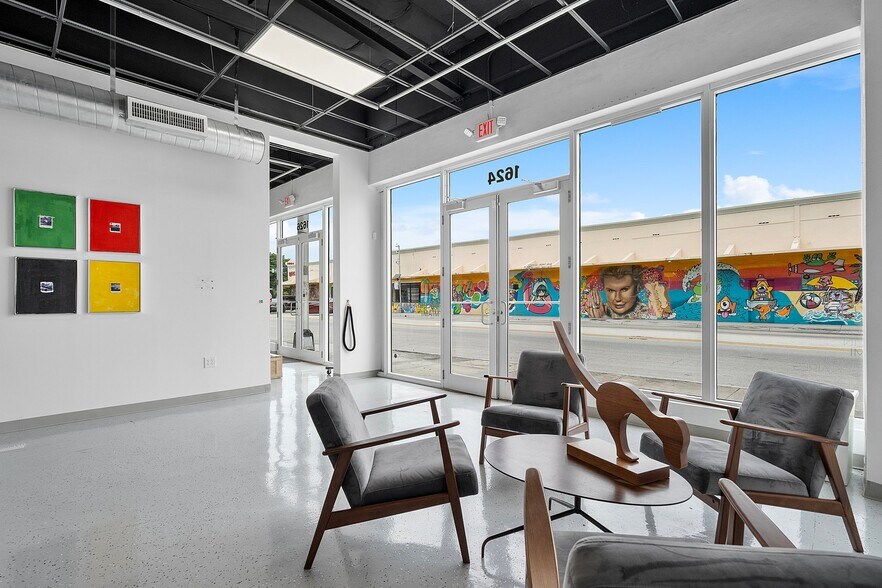 More Photos Of 1624-1626 NW 36th St, Miami Storefront Retail Office For Lease