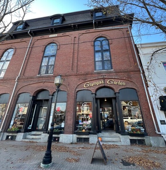 More Photos Of 146 Maine st, Brunswick Office For Lease
