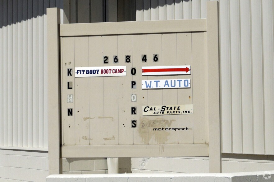 More Photos Of 26846 Oak Ave, Canyon Country Warehouse For Lease