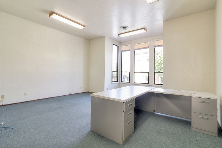 More Photos Of 449-455 San Benito St, Hollister Storefront Retail Office For Lease