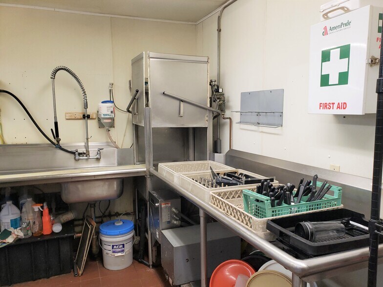 More Photos Of 127 Elm St, Hatfield Restaurant For Sale