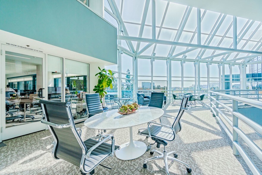 More Photos Of 19100-19200 Von Karman Ave, Irvine Unknown For Lease