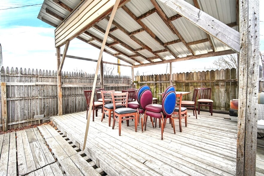 More Photos Of 124 S Fillmore St, Osceola Flex For Sale