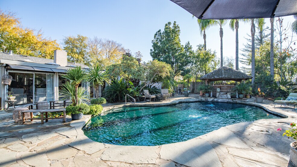 More Photos Of 1403 Rowena Way, Sacramento Specialty For Sale