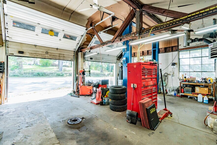More Photos Of 2811 NY-82, Pleasant Valley Manufacturing For Sale