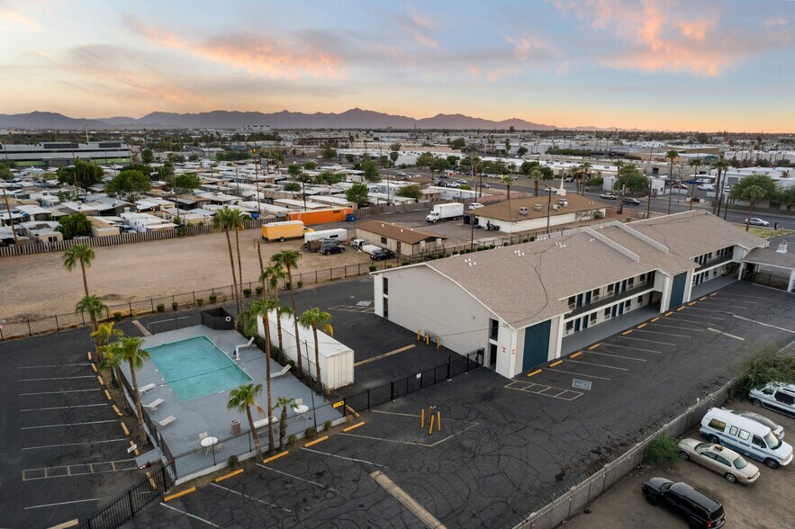 More Photos Of 4021 N 27th Ave, Phoenix Hotel For Sale