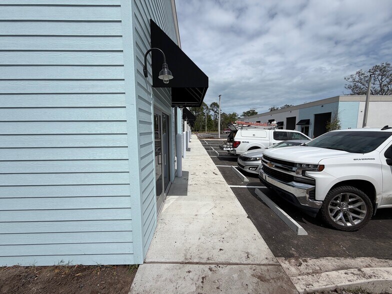 More Photos Of 5600 US Highway 1 N, Saint Augustine Showroom For Lease
