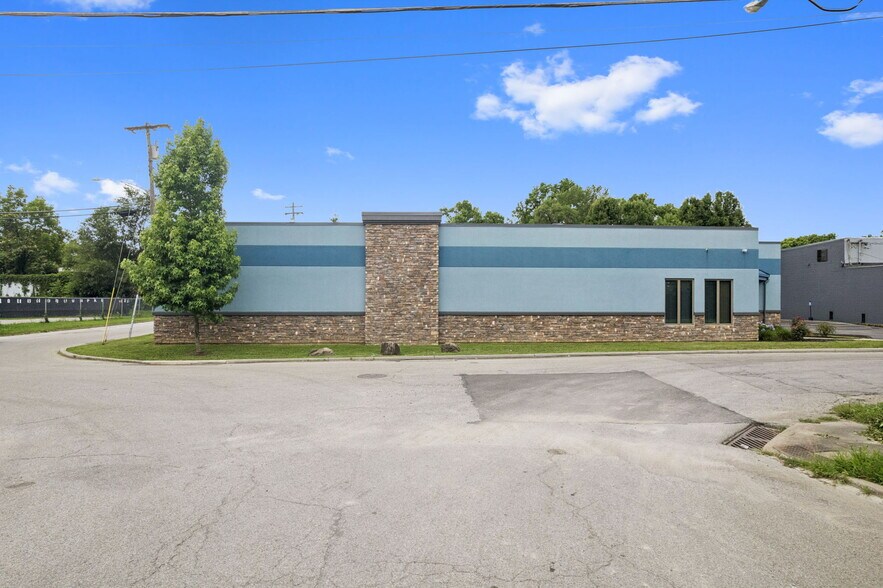More Photos Of 6315 Warrick Ave, Cincinnati Manufacturing For Lease