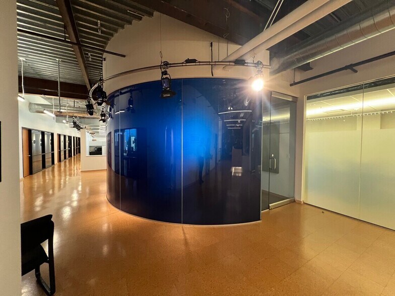More Photos Of 3220 Winona Ave, Burbank Coworking Space