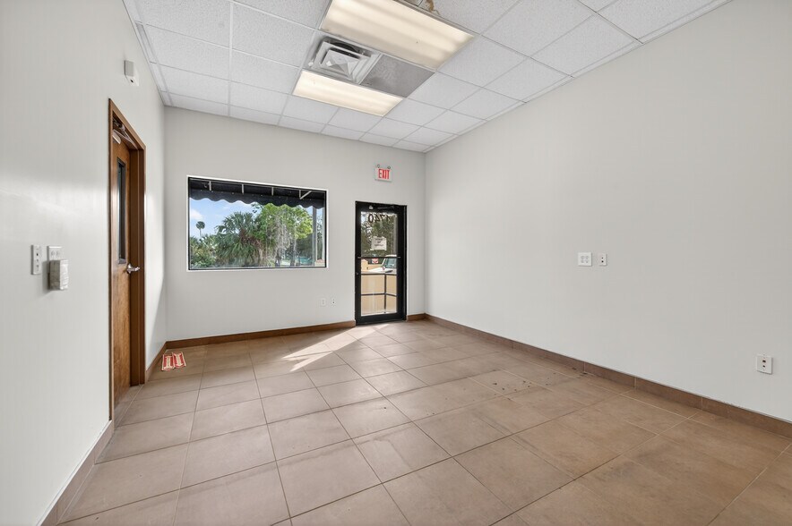 More Photos Of 1740 Segrave St, Daytona Beach Warehouse For Lease