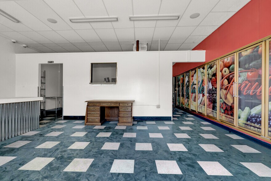 More Photos Of 232 Torres St, El Paso Storefront Retail Office For Lease