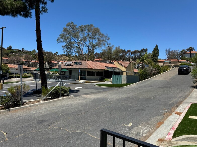 More Photos Of 12889 Rancho Penasquitos Blvd, San Diego Freestanding For Lease