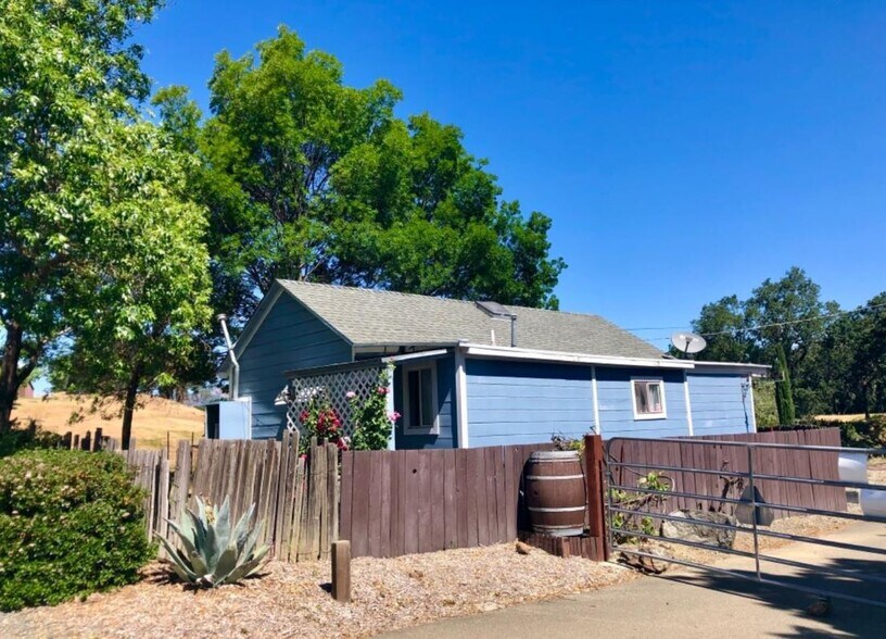 More Photos Of 14600 S Highway 101, Hopland Winery Vineyard For Sale