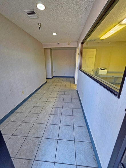 More Photos Of 4960 E Yale Ave, Fresno Warehouse For Sale