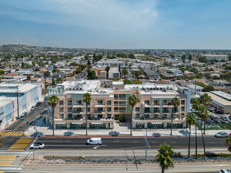 More Photos Of 1598 Long Beach Blvd, Long Beach Storefront Retail Office For Sale