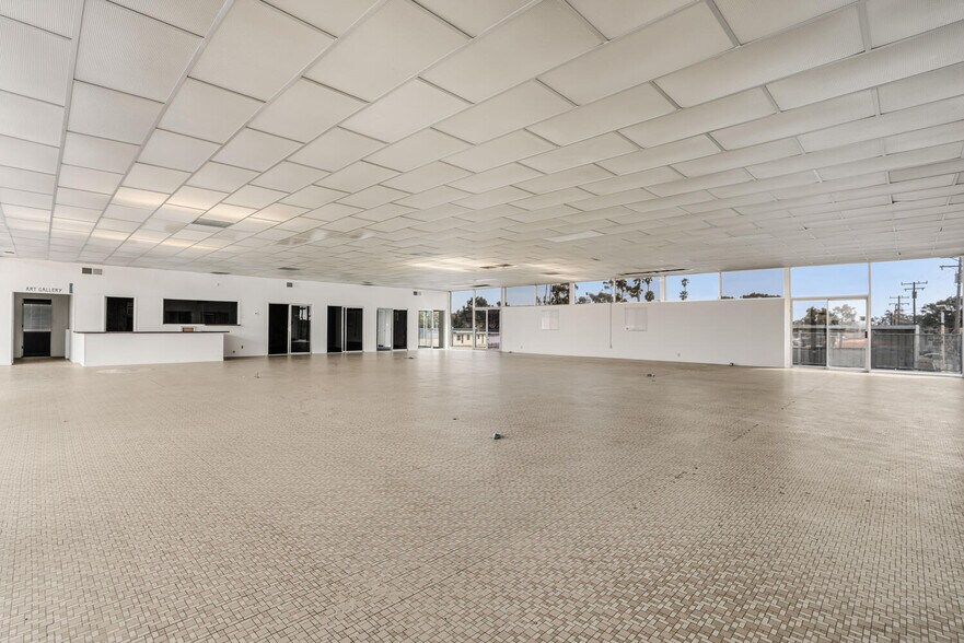 More Photos Of 3440 E Main St, Ventura Auto Dealership For Lease