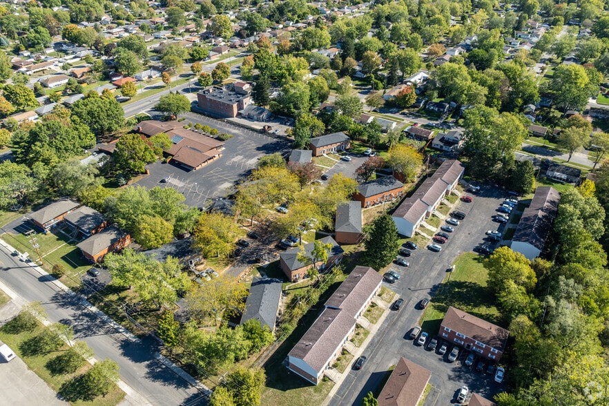 More Photos Of 1462 Elaine Rd, Columbus Apartments For Sale