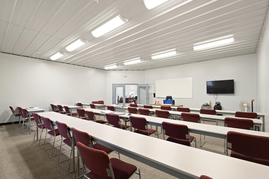 More Photos Of 109 Towle Farm Rd, Hampton Industrial For Sale